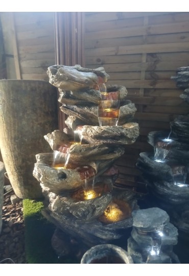 Fuente Niger Con Luz Led 64X45x102